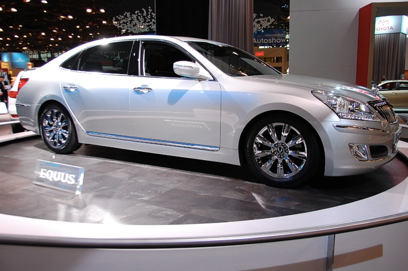 Illustration for article titled Hyundai Equus: A High-Priced Hyundai Not For Us